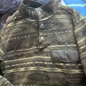 Southern grit 3 buttton green Aztec print sweater thick and warm